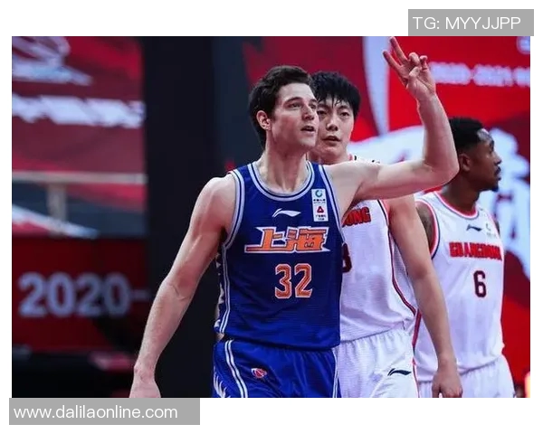 广州篮球队与上海篮球队赛后复盘分析双方状态及表现亮点